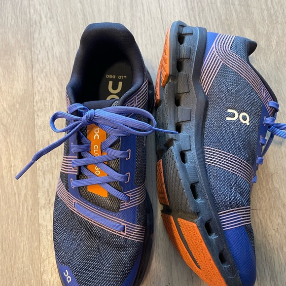 On Running Navy and Orange Athletic Shoes - Picture 3 of 7